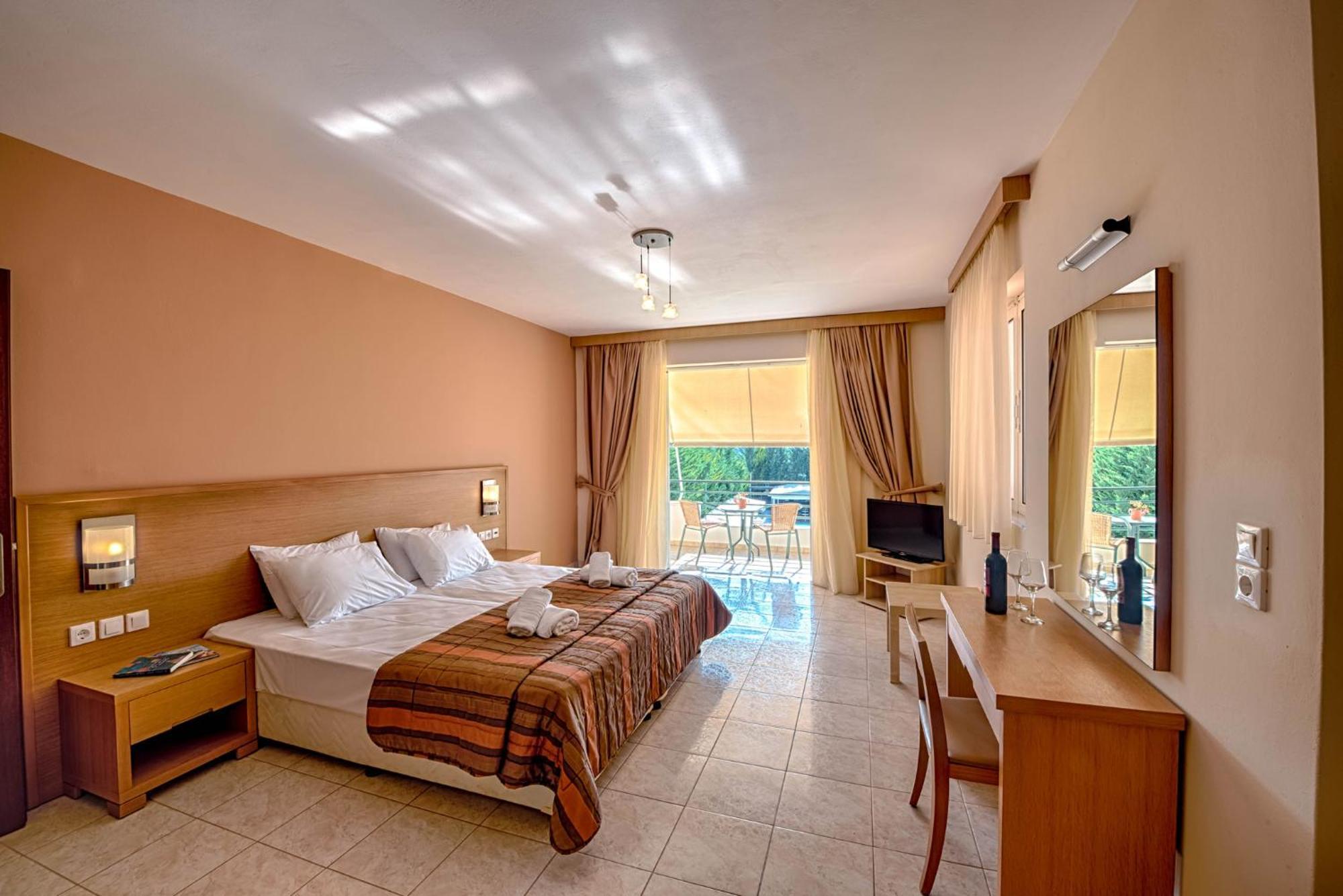 Aparthotel Anilio Plaza Zacharo Habitación foto
